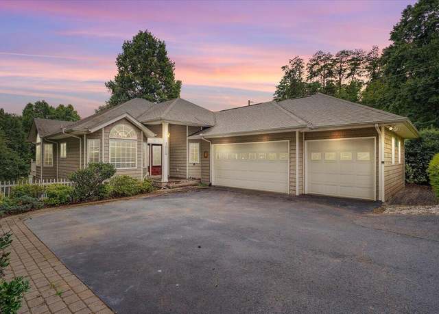 Property at 1914 Buccaneer Rd, Moneta, VA 24121, 5 beds, 3.5 baths