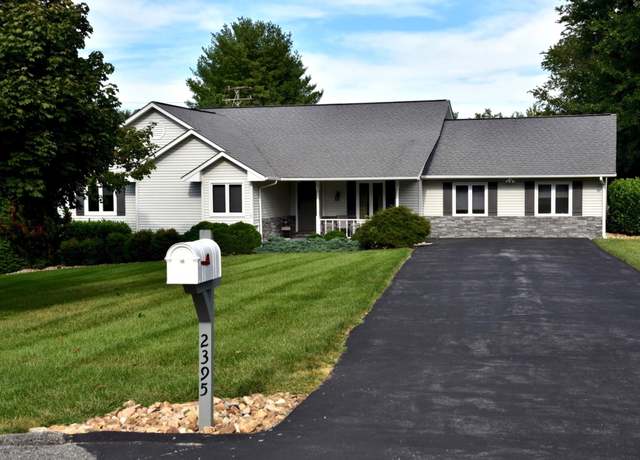 Property at 2395 Giles Dr SE, Christiansburg, VA 24073, 3 beds, 2.5 baths