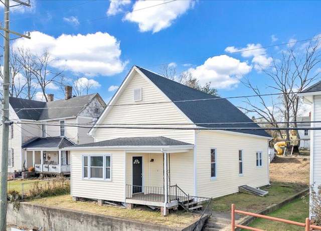 Property at 138 Valley St, Pulaski, VA 24301, 3 beds, 2 baths