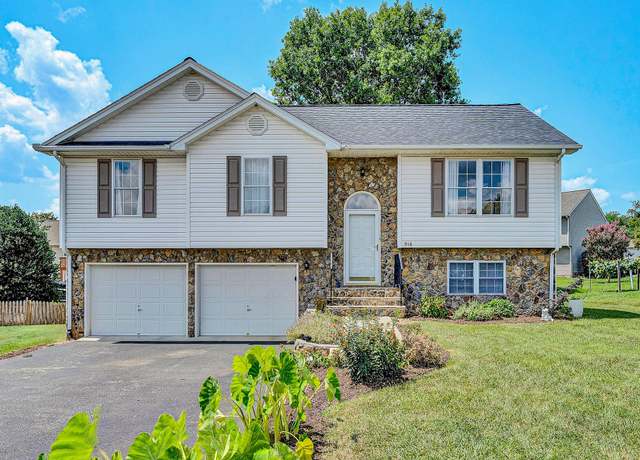 Property at 916 Slusser Ln, Roanoke, VA 24019, 3 beds, 2.5 baths