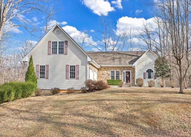 Property at 120 Lakecrest Dr, Hardy, VA 24101, 3 beds, 3.5 baths