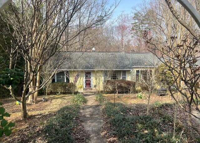 Property at 720 Prospect Hill Dr, Martinsville, VA 24112, 4 beds, 2.5 baths