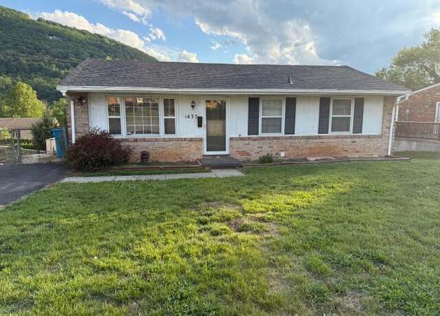 Property at 1433 Morehead Ave SE, Roanoke, VA 24013, 2 beds, 1 bath