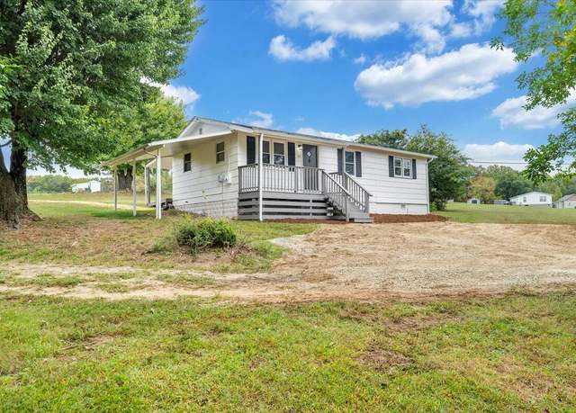 Property at 39 Daisy Hill Ln, Rocky Mount, VA 24151, 2 beds, 2 baths