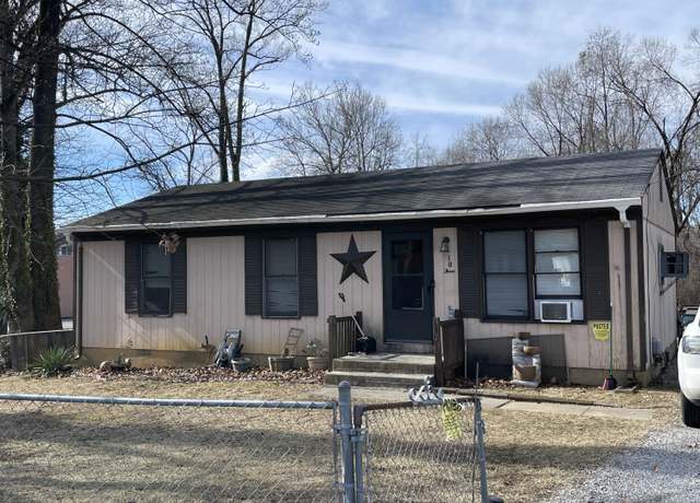 Property at 103 Ross St, Salem, VA 24153, 3 beds, 1 bath