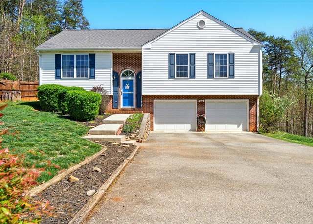 Property at 1027 Alison Ln, Vinton, VA 24179, 3 beds, 2.5 baths