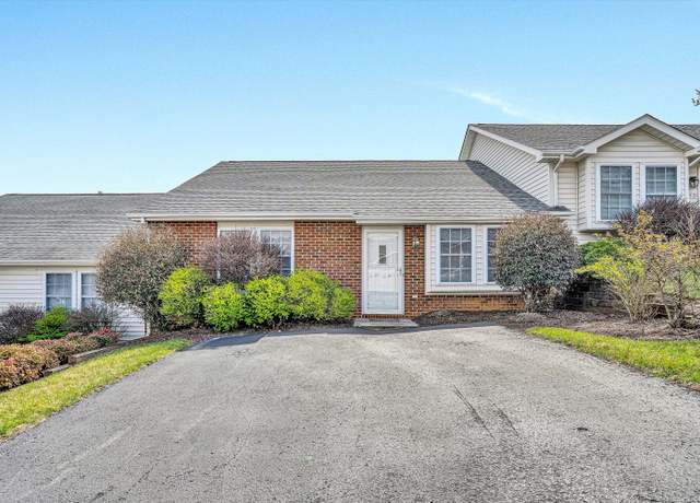Property at 140 Jennifer St SE, Christiansburg, VA 24073, 2 beds, 2 baths