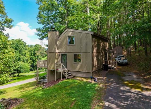 Property at 8664 Martins Creek Rd, Roanoke, VA 24018, 3 beds, 3 baths