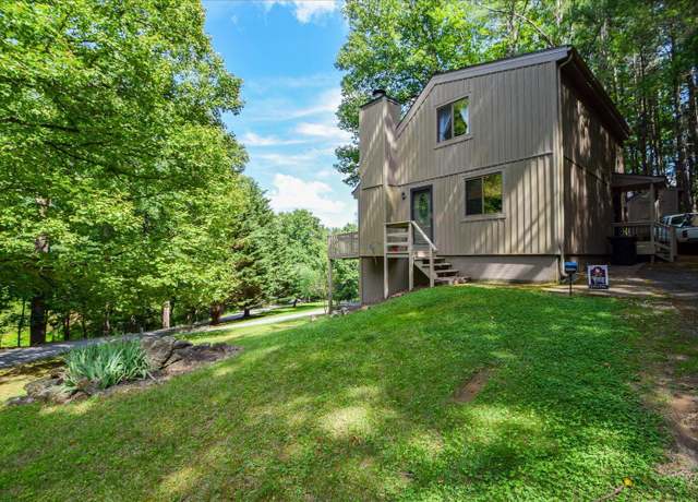 Property at 8664 Martins Creek Rd, Roanoke, VA 24018, 3 beds, 3 baths
