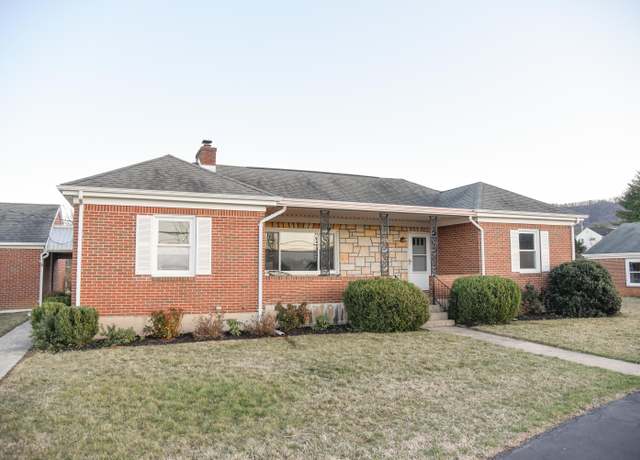 Property at 4931 Keagy Rd, Roanoke, VA 24018, 3 beds, 2 baths