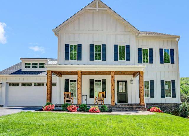 Property at 1015 Wilton Park Dr SW, Roanoke, VA 24014, 5 beds, 3.5 baths
