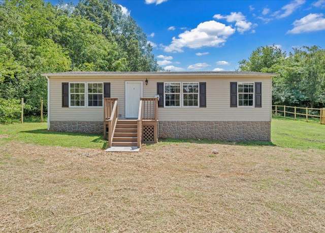 Property at 6638 Stewartsville Rd, Moneta, VA 24121, 3 beds, 2 baths