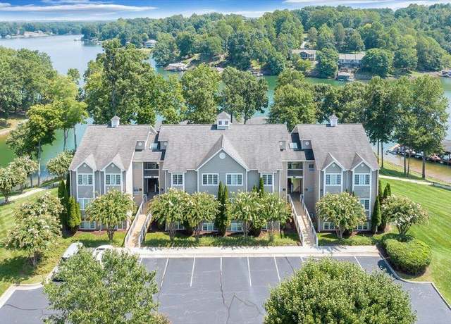 Property at 305 South Pointe Shore Dr, Moneta, VA 24121, 2 beds, 2 baths