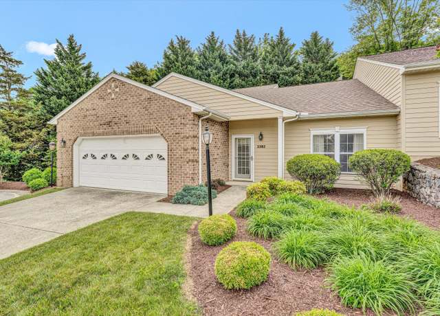 Property at 3382 Laurel Cir, Roanoke, VA 24018, 3 beds, 3 baths