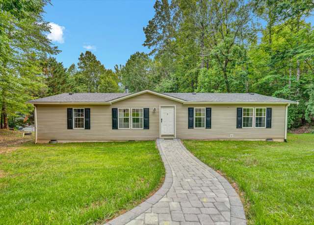 Property at 2870 Lakewood Forest Rd, Moneta, VA 24121, 3 beds, 2 baths