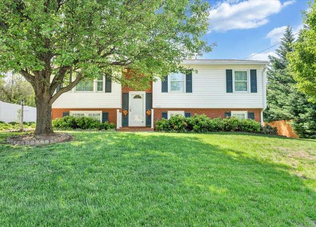 Property at 102 Deep Dell Rd, Salem, VA 24153, 4 beds, 2 baths