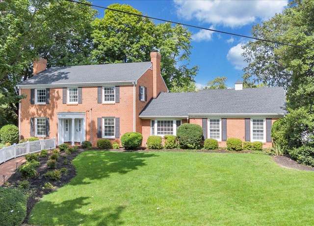 Property at 3725 Dogwood Ln SW, Roanoke, VA 24015, 4 beds, 3 baths
