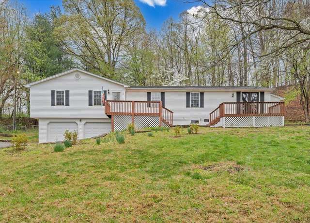 Property at 1974 Stoney Battery Rd, Troutville, VA 24175, 3 beds, 2 baths