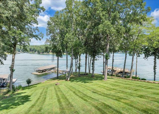 Property at 261 Shore Dr, Moneta, VA 24121, 2 beds, 2 baths