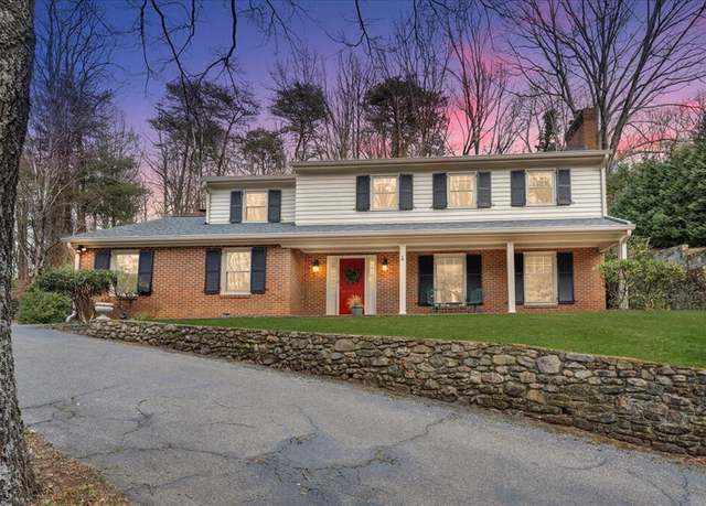 Property at 415 Willow Oak Dr SW, Roanoke, VA 24014, 5 beds, 4.5 baths
