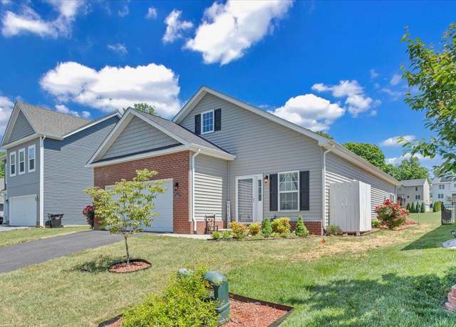 Property at 8355 Leighburn Dr, Roanoke, VA 24019, 3 beds, 2.5 baths