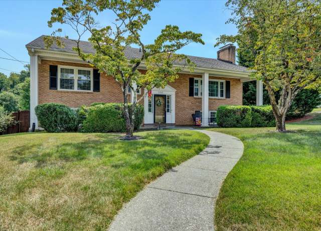Property at 5342 Luwana Dr, Roanoke, VA 24018, 6 beds, 3 baths
