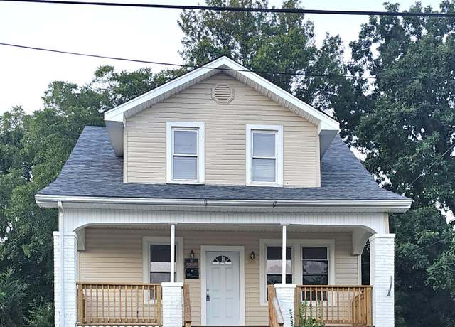 Property at 2319 Clifton St NW, Roanoke, VA 24017, 3 beds, 1.5 baths