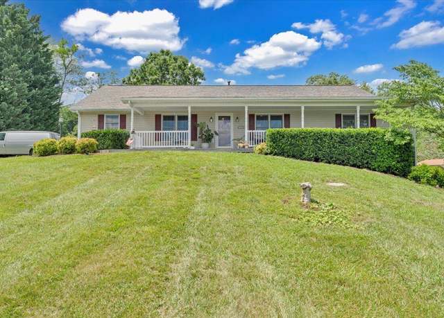 Property at 871 Texas Hollow Rd, Salem, VA 24153, 3 beds, 2 baths