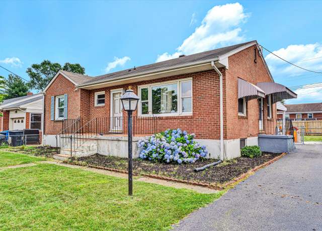 Property at 139 Christian Ave NE, Roanoke, VA 24012, 3 beds, 2 baths