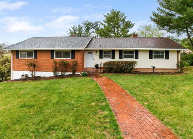 Property at 3303 Ledgewood, Roanoke, VA 24018, 4 beds, 2.5 baths