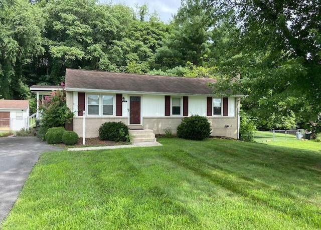 Property at 158 Hillview Dr, Roanoke, VA 24019, 4 beds, 1 bath