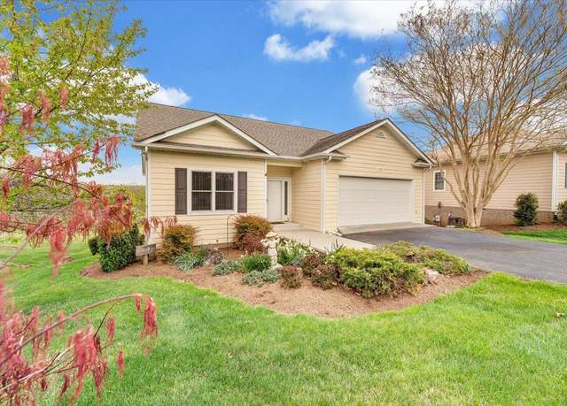 Property at 1202 8th Fairway Ln, Huddleston, VA 24104, 3 beds, 3 baths