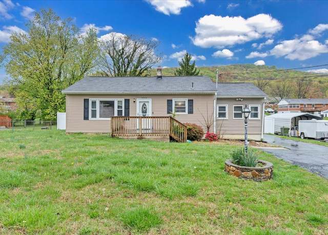 Property at 1944 Burma Rd, Salem, VA 24153, 3 beds, 2 baths