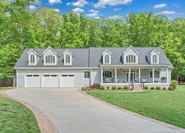 Property at 400 Heather Ln, Huddleston, VA 24104, 4 beds, 3.5 baths