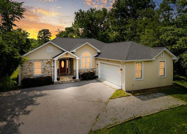 Property at 111 Deer Trace Ln, Salem, VA 24153, 3 beds, 2 baths