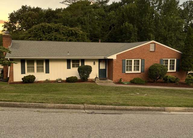 Property at 5377 Luwana Dr, Roanoke, VA 24018, 4 beds, 2.5 baths