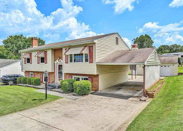 Property at 1313 Ashebrook Dr, Roanoke, VA 24014, 4 beds, 1.5 baths