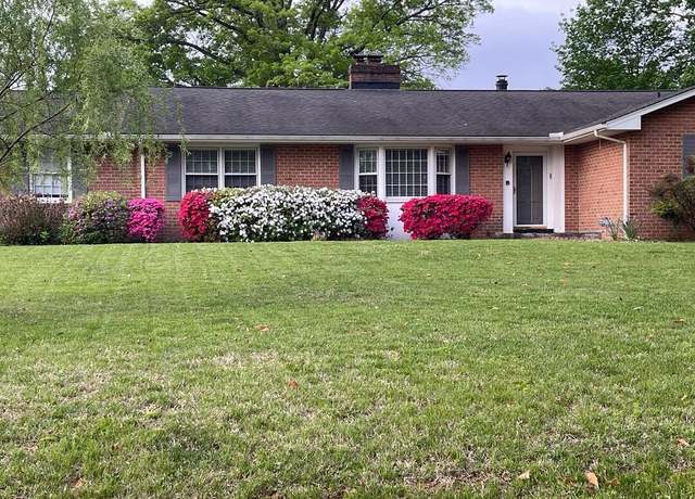 Property at 3210 Orchard Hill Rd SW, Roanoke, VA 24018, 4 beds, 4.5 baths