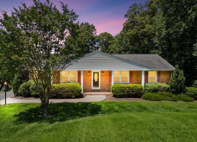 Property at 149 Rollingwood Ct, Troutville, VA 24175, 3 beds, 2.5 baths