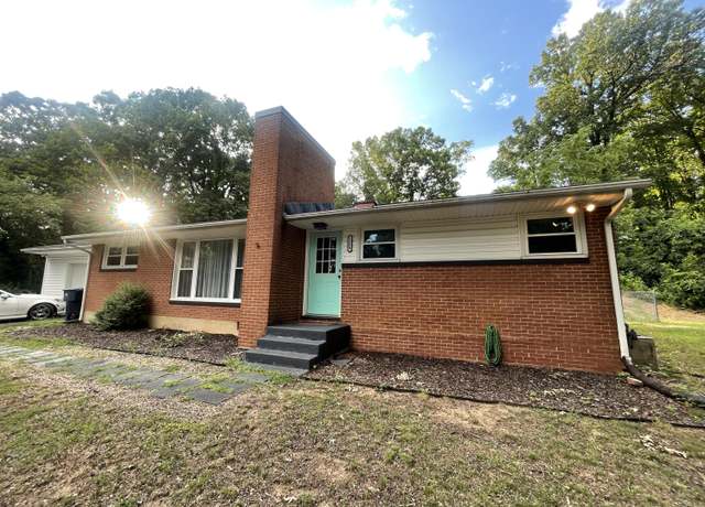Property at 1008 Glenn Ridge Rd NW, Roanoke, VA 24017, 3 beds, 2 baths