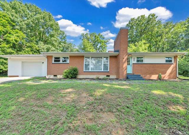 Property at 1008 Glenn Ridge Rd NW, Roanoke, VA 24017, 3 beds, 2 baths