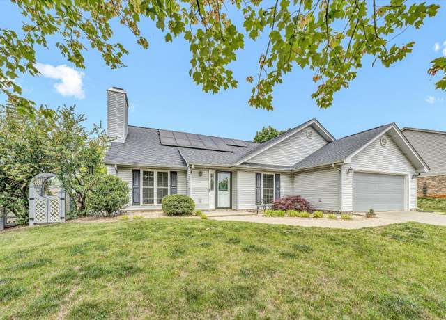 Property at 2007 Bloomfield Ave, Roanoke, VA 24012, 3 beds, 2 baths