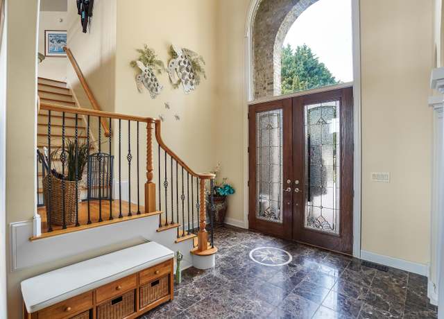 Property at 2580 Lakewood Forest Rd, Moneta, VA 24121, 5 beds, 4 baths