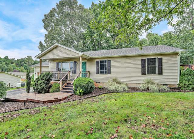 Property at 5935 Scruggs Rd, Moneta, VA 24121, 3 beds, 2 baths