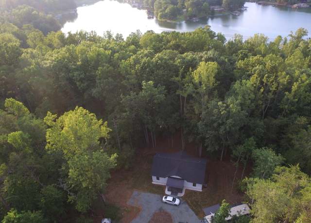 Property at 2365 Lakewood Forest Rd, Moneta, VA 24121, 5 beds, 3 baths