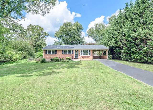 Property at 1141 Starmount Ave, Roanoke, VA 24019, 3 beds, 2 baths