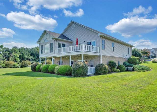 Property at 305 Lands End Cir, Union Hall, VA 24176, 4 beds, 3.5 baths