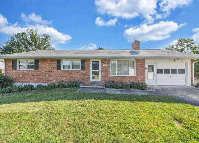 Property at 2422 Kingston Rd NW, Roanoke, VA 24017, 4 beds, 3 baths