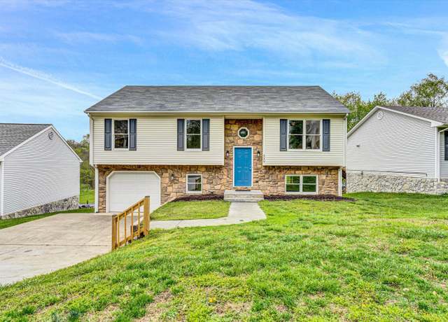 Property at 339 Elm St, Vinton, VA 24179, 3 beds, 2 baths