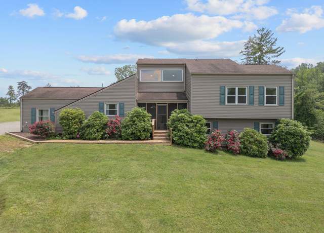 Property at 6000 Ferrum Mountain Rd, Callaway, VA 24067, 3 beds, 2 baths